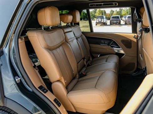 New 2026 Land Rover Range Rover Long Wheelbase SE AWD/4WD image 45