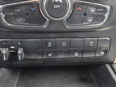 Used 2014 RAM 2500 SLT w/ Comfort Group AWD/4WD image 11