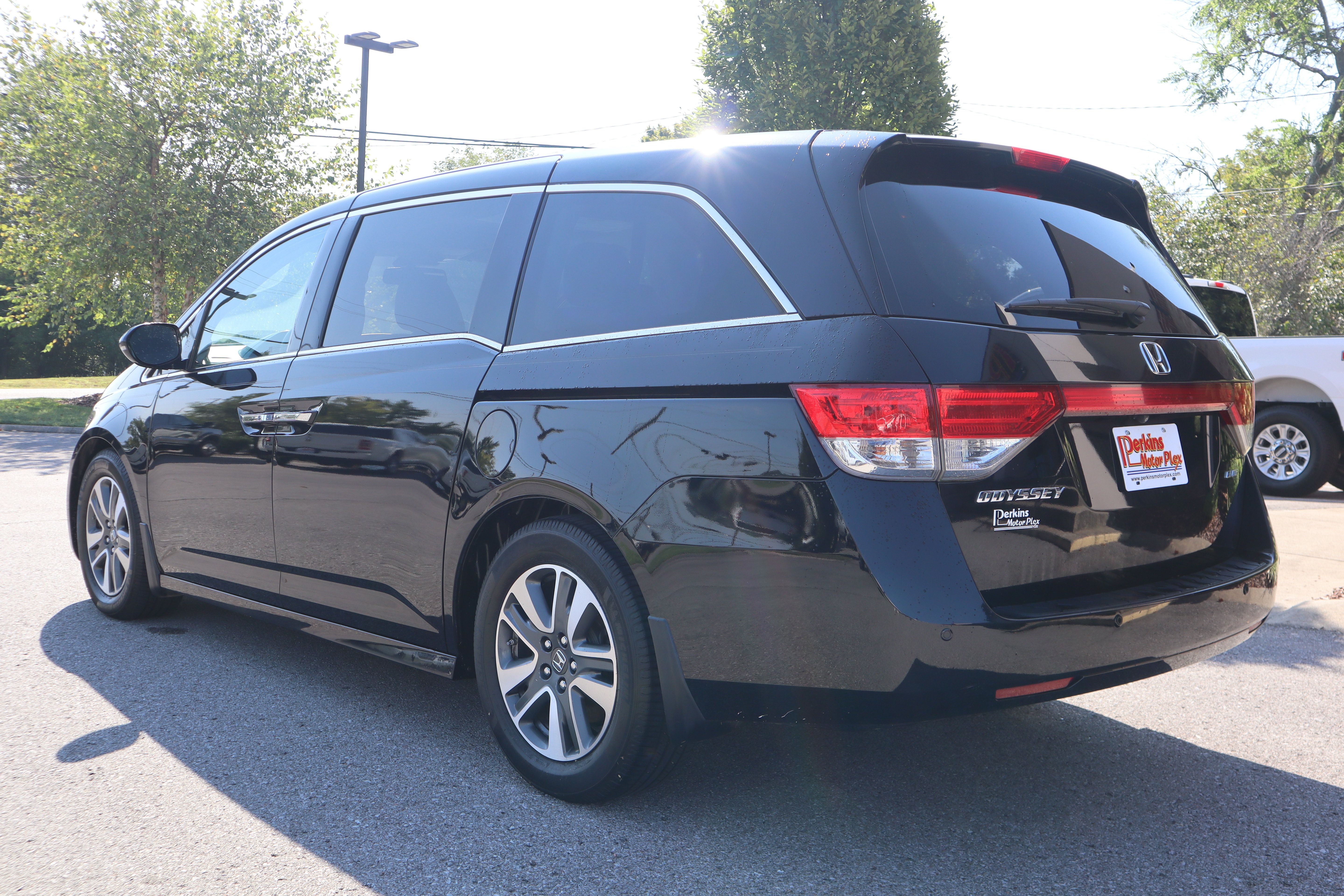 Used 2017 Honda Odyssey Touring Elite image 9