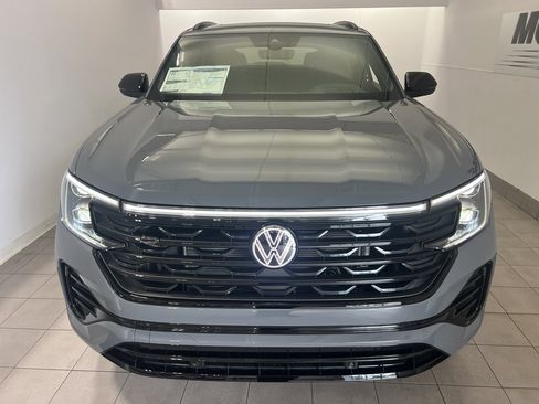 New 2026 Volkswagen Atlas Cross Sport SEL R-Line image 2