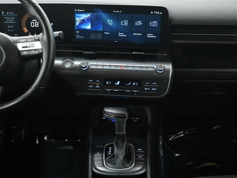 Used 2024 Hyundai Kona SEL image 16