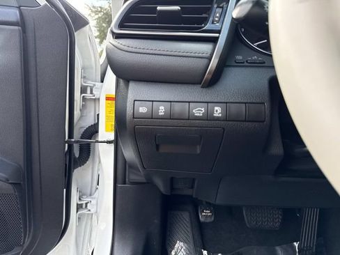 Used 2020 Toyota Camry LE FWD image 31