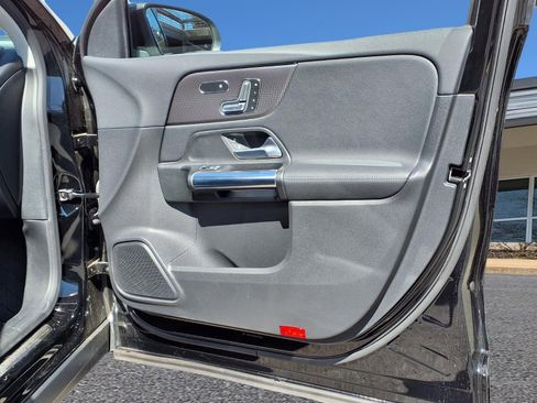 Certified 2021 Mercedes-Benz GLA 250 4MATIC image 11