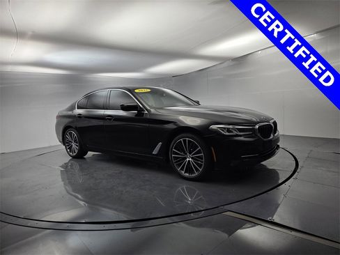 Certified 2022 BMW 530i w/ Convenience Package image 2