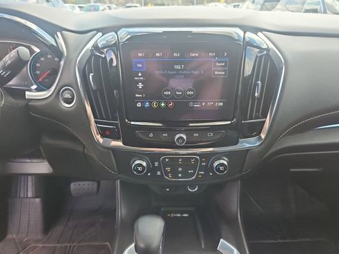 Used 2023 Chevrolet Traverse LT image 19