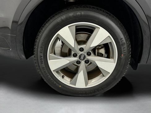 Certified 2023 Audi Q5 2.0T Premium w/ Convenience Package image 8