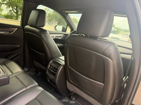 Used 2022 Cadillac XT5 Luxury w/ LPO, ONYX Package FWD image 41