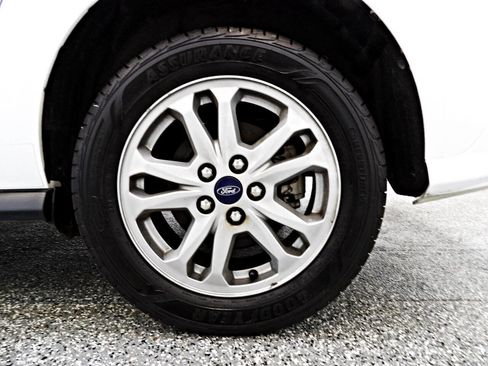 Used 2020 Ford Transit Connect XLT image 20