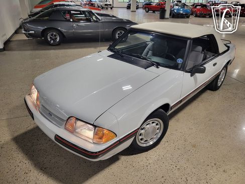 Used 1989 Ford Mustang LX image 15