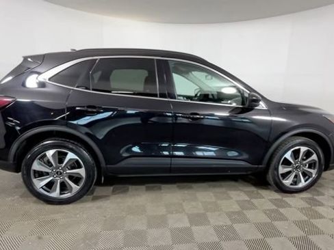 Used 2024 Ford Escape Platinum AWD/4WD image 3