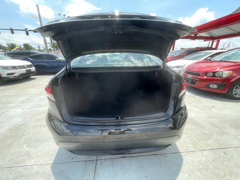 Used 2022 Toyota Corolla LE FWD image 11