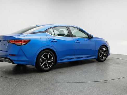 Used 2025 Nissan Sentra SV FWD image 9
