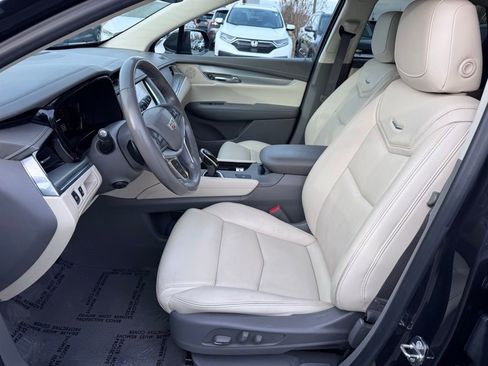 Used 2018 Cadillac XT5 Luxury w/ Driver Awareness Package image 11