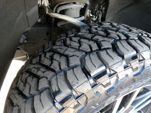 Certified 2024 GMC Sierra 1500 AT4 w/ Technology Package image 15