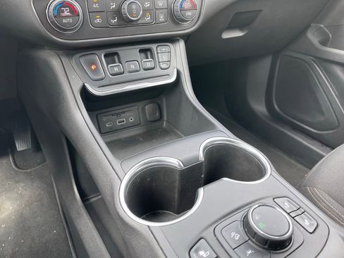 Used 2020 GMC Terrain SLE w/ Driver Convenience Package FWD image 14