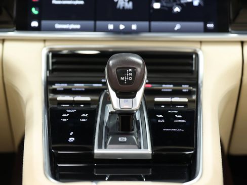 Used 2023 Porsche Panamera 4 Platinum Edition image 33