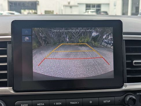 Used 2025 Hyundai Venue SEL FWD image 22