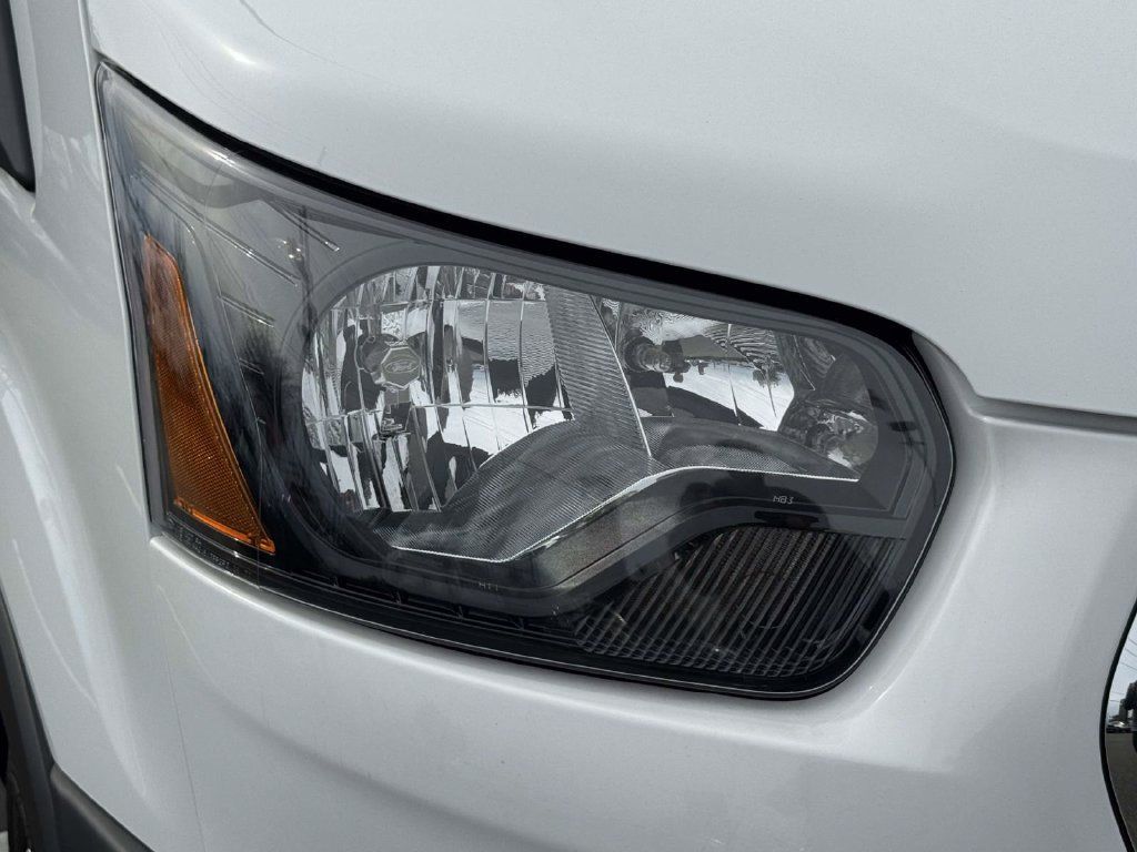 Used 2025 Ford Transit 250 Low Roof w/ Exterior Upgrade Package RWD image 9