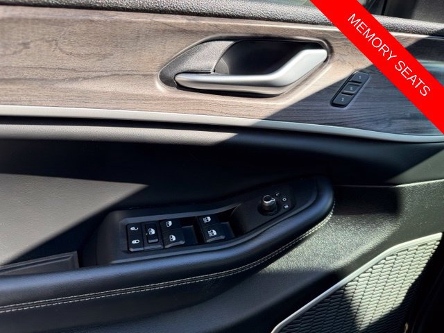 Used 2023 Jeep Grand Cherokee 4WD 4xe w/ Luxury Tech Group II image 28