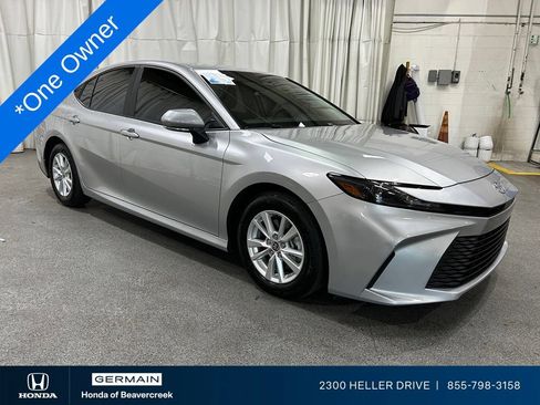 Used 2025 Toyota Camry LE w/ Convenience Package FWD image 1