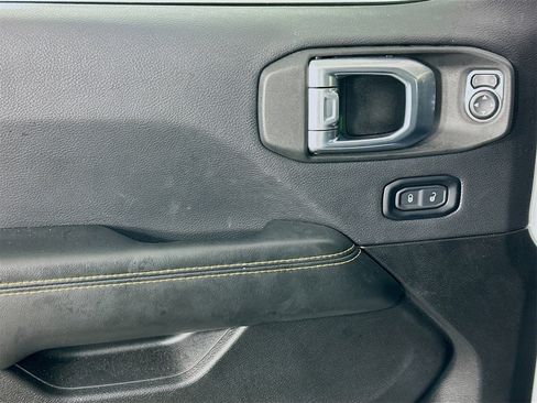 Used 2024 Jeep Wrangler Unlimited Sahara image 15