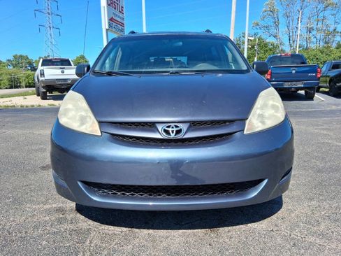 Used 2008 Toyota Sienna LE FWD image 2