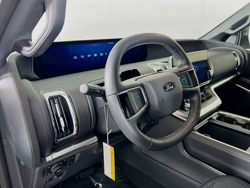 New 2026 Ford Expedition Max Platinum AWD/4WD image 3