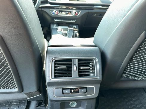 Used 2018 Audi Q5 2.0T Premium image 16