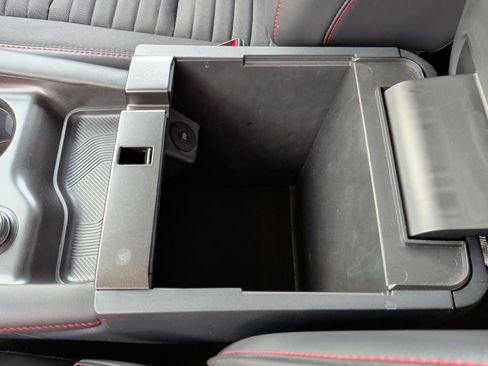 Used 2025 Ford Explorer ST-Line image 34