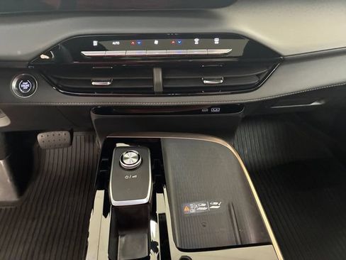 Certified 2025 Buick Enclave Avenir w/ Super Cruise Package AWD/4WD image 21