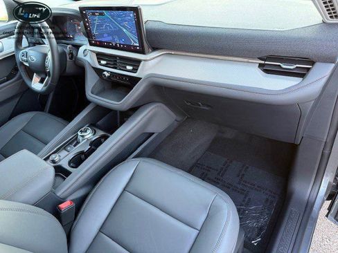 New 2026 Ford Explorer Active w/ Active Comfort Package image 16