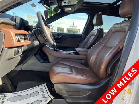 Used 2025 Lincoln Aviator Reserve w/ Illumination Package image 10