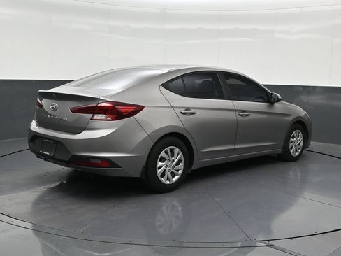 Used 2020 Hyundai Elantra SE FWD image 5