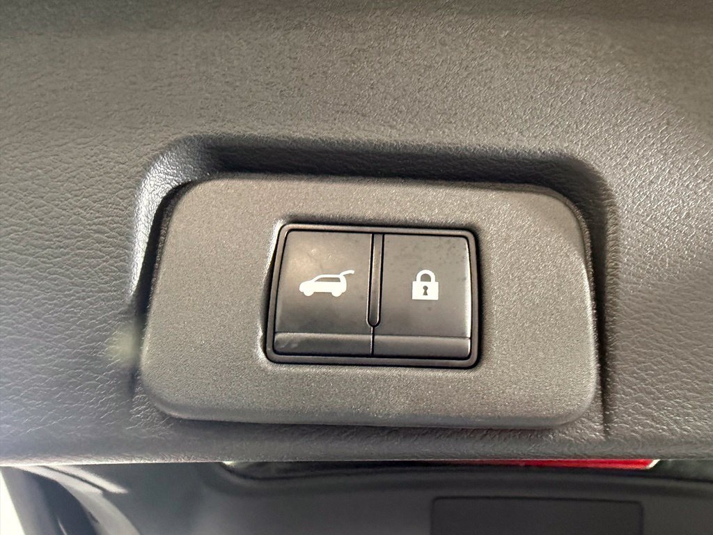Used 2025 Nissan Rogue SL AWD/4WD image 28