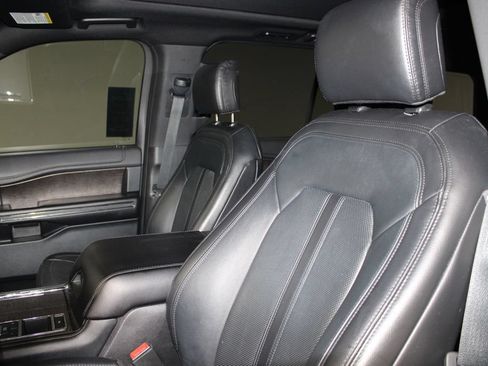 Used 2019 Ford Expedition Limited w/ Equipment Group 301A RWD image 13