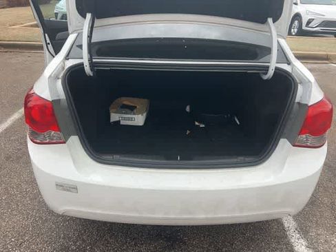 Used 2011 Chevrolet Cruze LS w/ Connectivity Package image 12