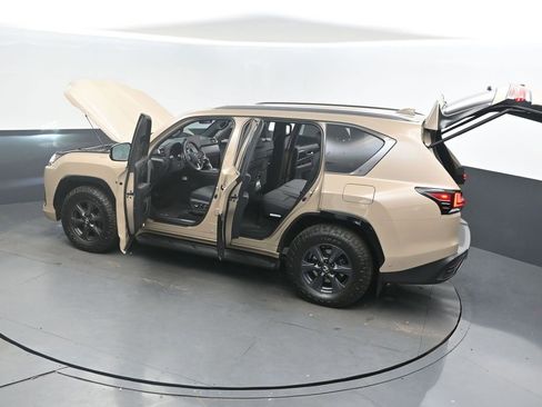 Used 2025 Lexus LX 700h Overtrail image 51