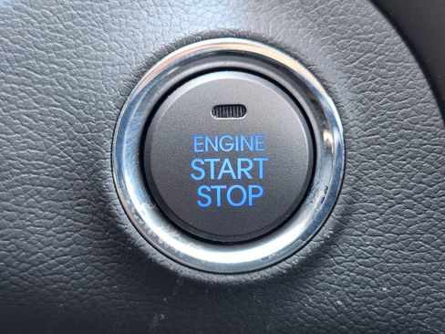 Used 2016 Hyundai Elantra Limited FWD image 31