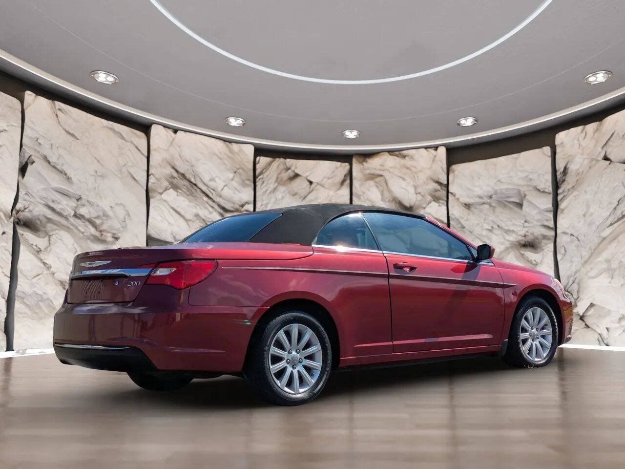 Used 2012 Chrysler 200 Touring FWD image 10