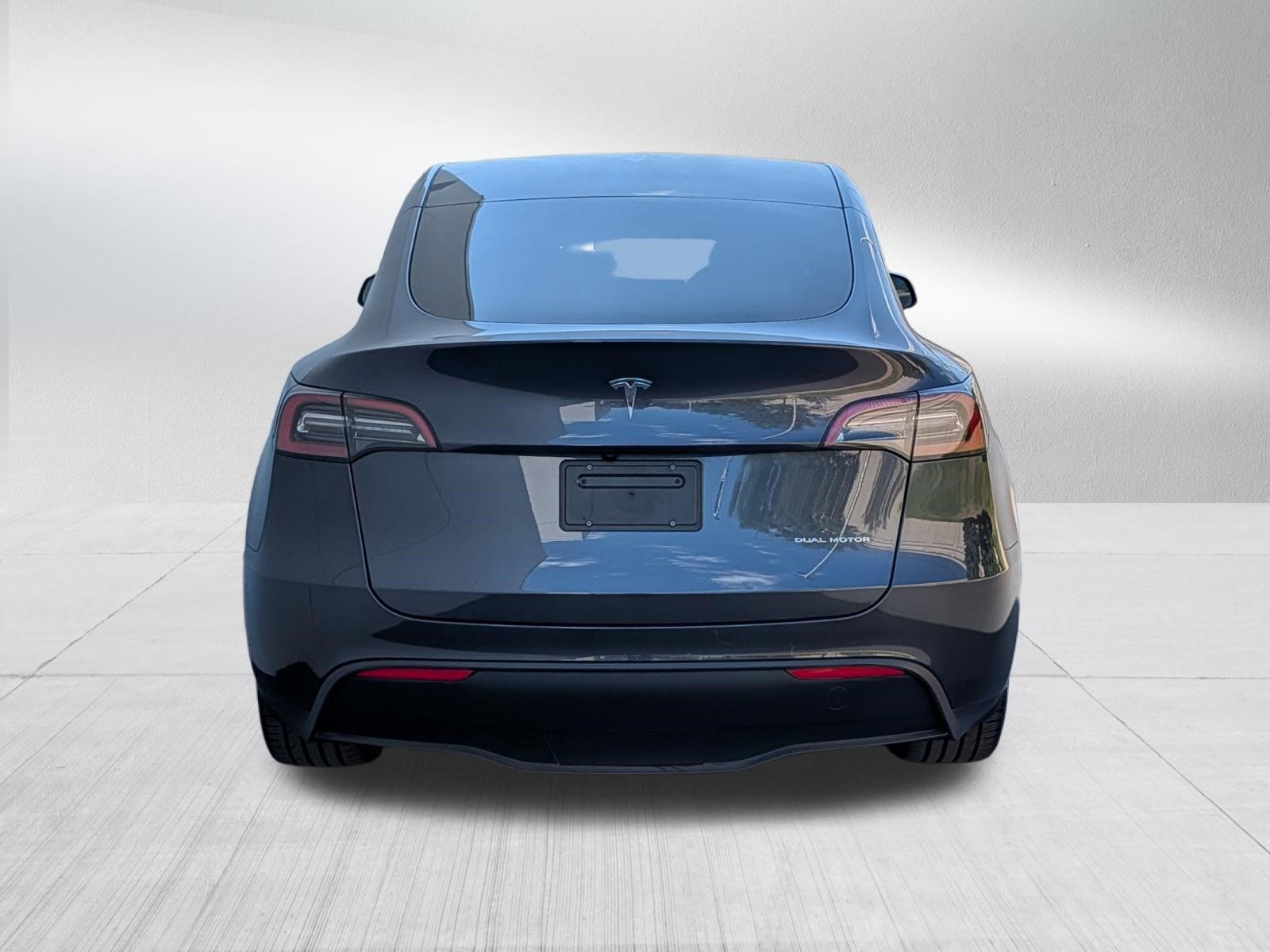 Used 2024 Tesla Model Y Long Range AWD/4WD image 5