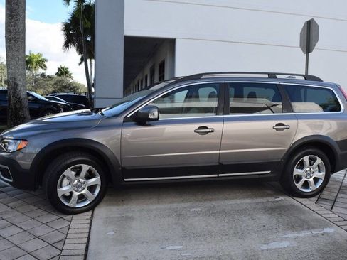 Used 2011 Volvo XC70 3.2 w/ Premium Pkg image 4