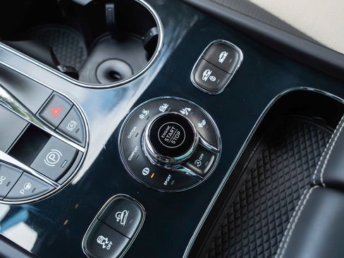 Used 2023 Bentley Bentayga Extended Wheelbase image 39