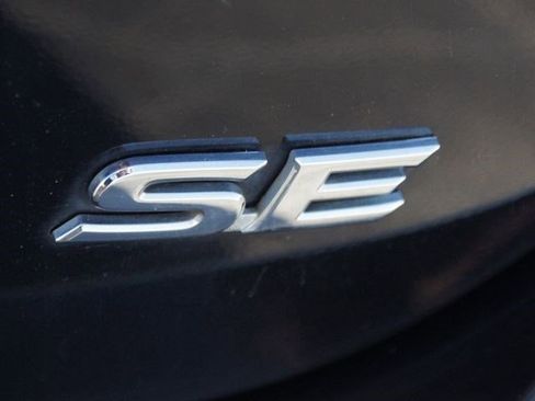 Used 2018 Toyota Camry SE w/ Moonroof Package image 12