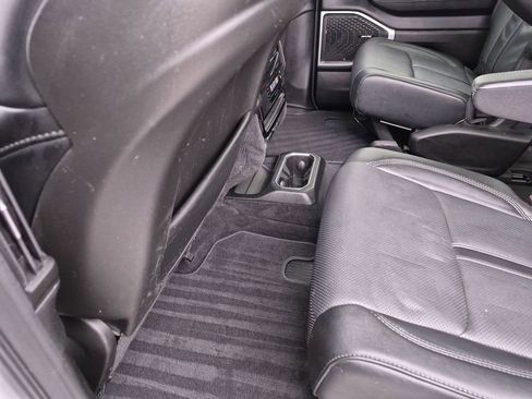 Used 2024 Jeep Wagoneer L Series II AWD/4WD image 36