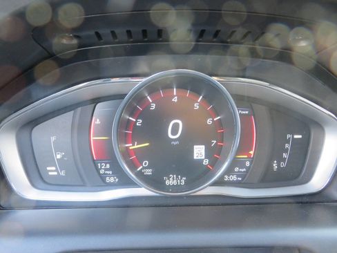 Used 2016 Volvo XC60 T6 Platinum image 15