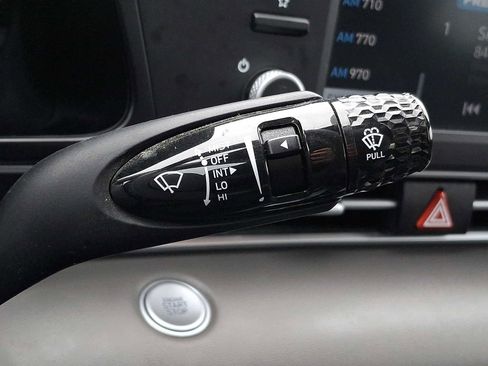 Used 2023 Hyundai Elantra SEL image 22