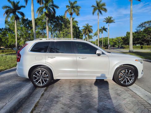Used 2016 Volvo XC90 T6 Momentum w/ Momentum Plus Package AWD/4WD image 18