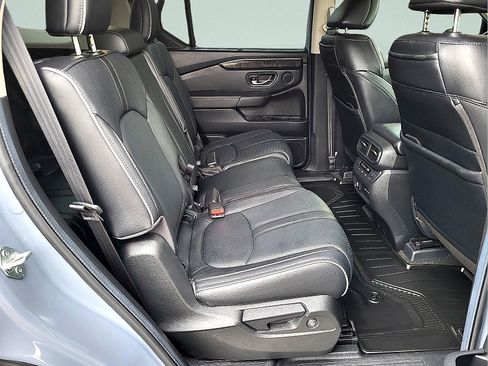 Used 2024 Honda Pilot Elite image 12