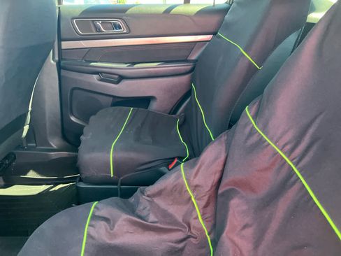 Used 2018 Ford Explorer XLT FWD image 35