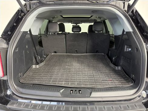 Used 2023 Ford Explorer XLT w/ Equipment Group 202A AWD/4WD image 27
